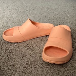 Sperry cloud sandals